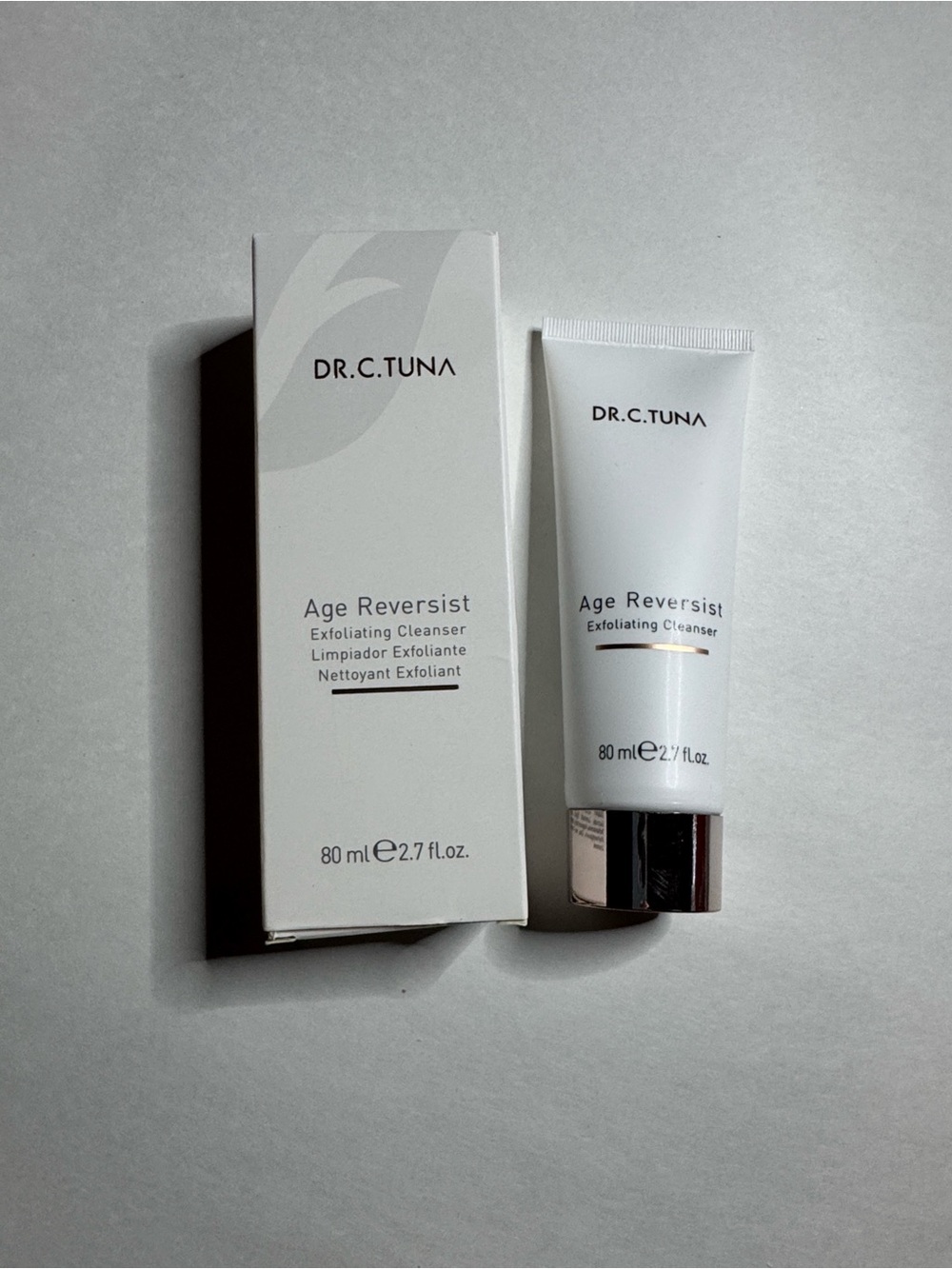 🆕 Farmasi Age Reversist exfoliating cleanser